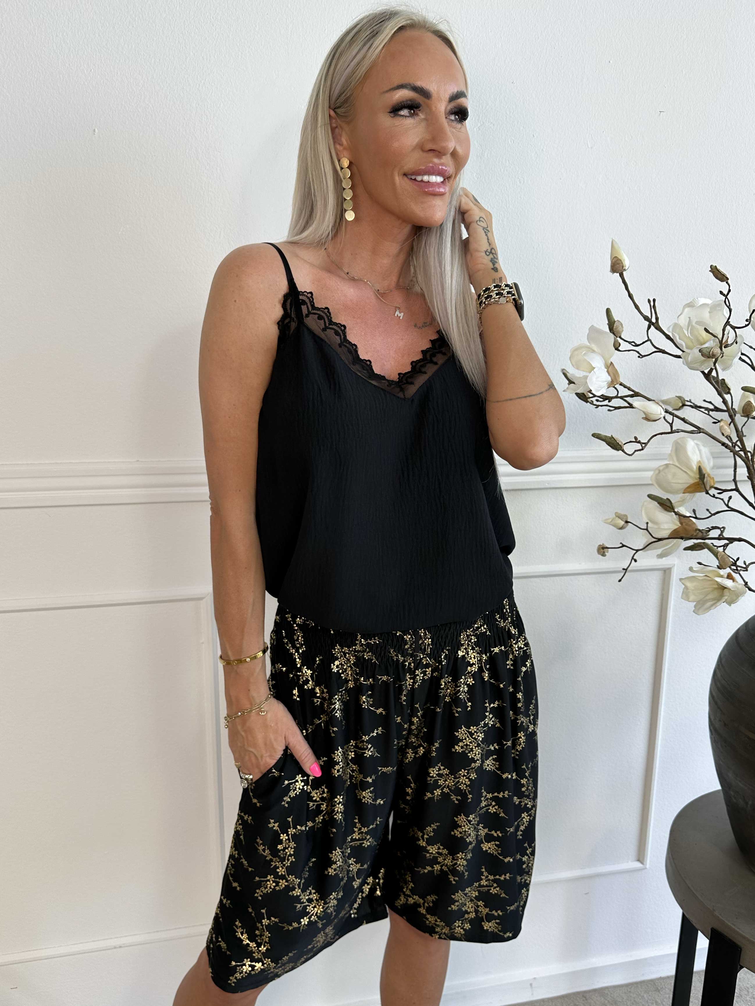 Pams Gold Short Knickers - Shorts i elastiskt tyg med resårkant